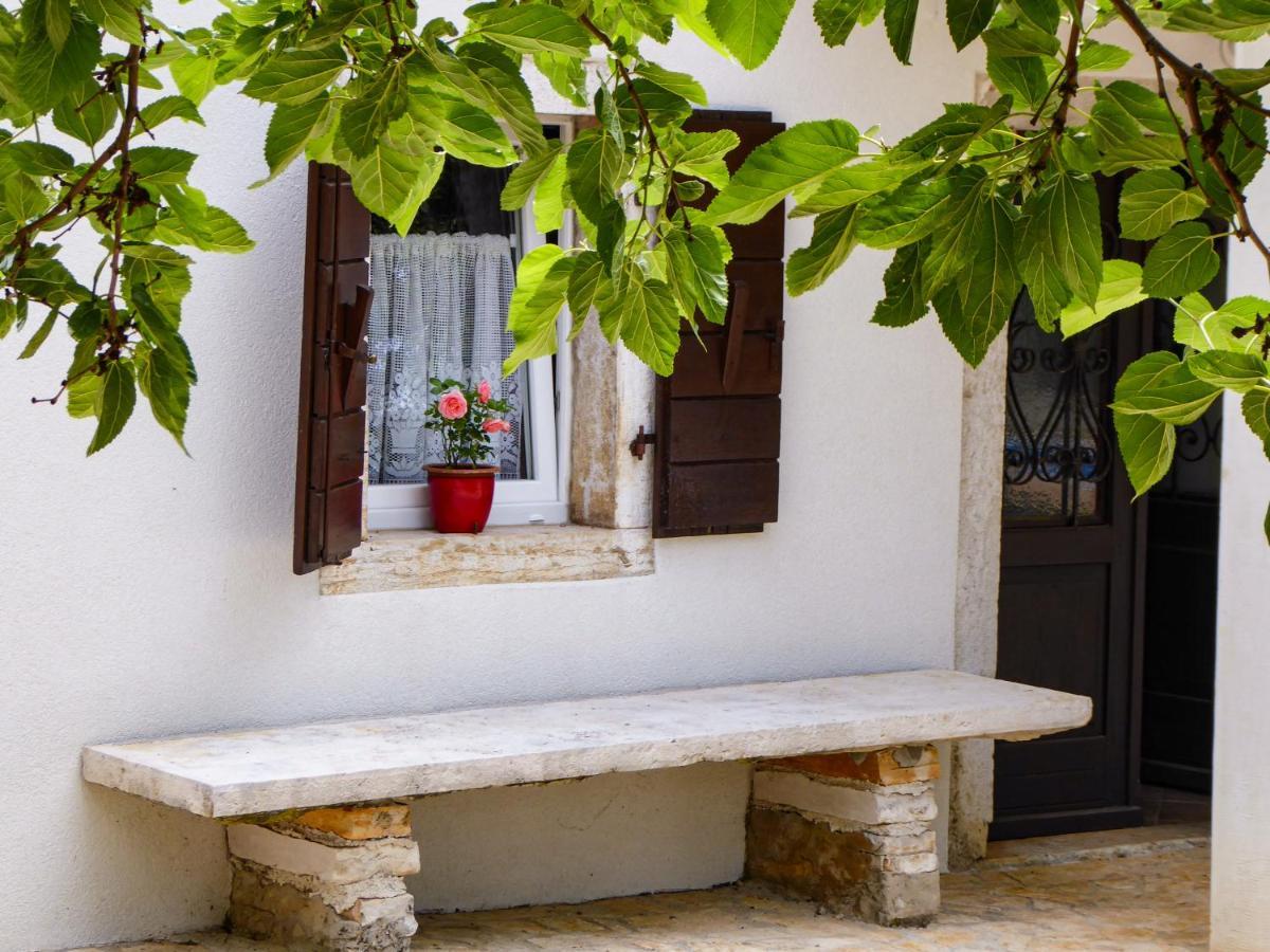 Вилла Casa Istriana Nona Pina Каштелир Экстерьер фото