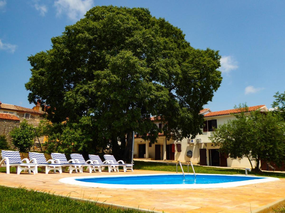 Вилла Casa Istriana Nona Pina Каштелир Экстерьер фото